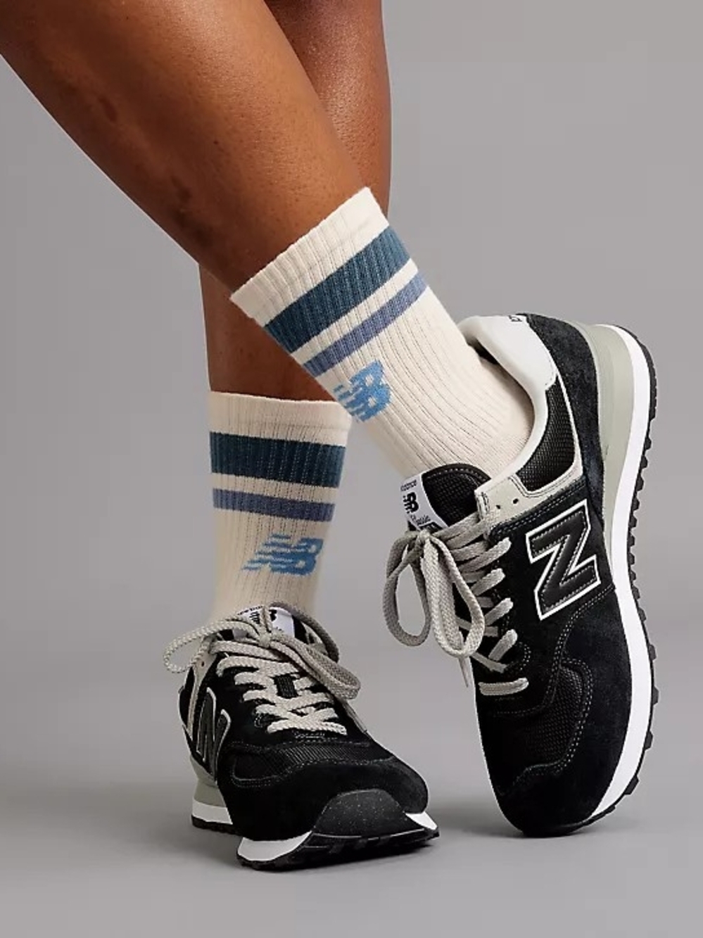 New Balance 574 Classic Black Gray Suede & Mesh Sneakers 6.5W